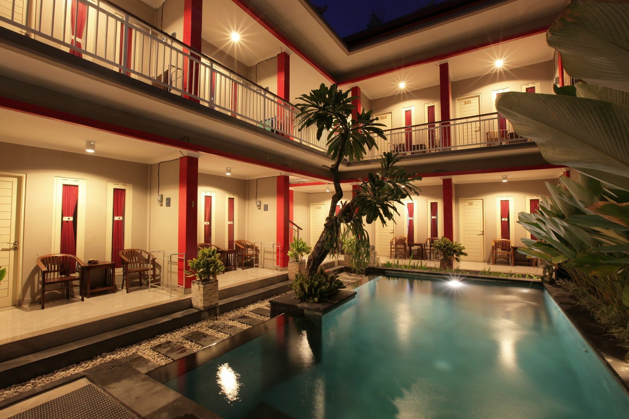 Angkul Angkul Beach Inn Kuta By Kamara Exterior foto